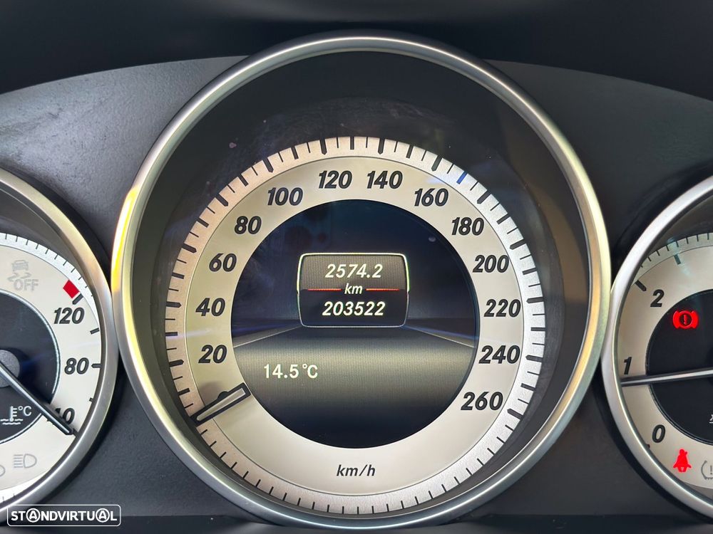 Mercedes-Benz E 220 CDI BlueEfficiency - 20