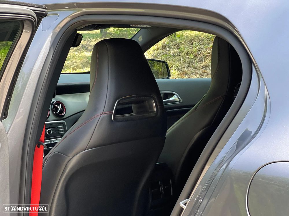 Mercedes-Benz GLA 45 AMG 4-Matic - 9