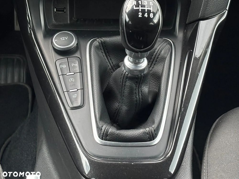 Ford Focus 2.0 TDCi Titanium ASS - 12