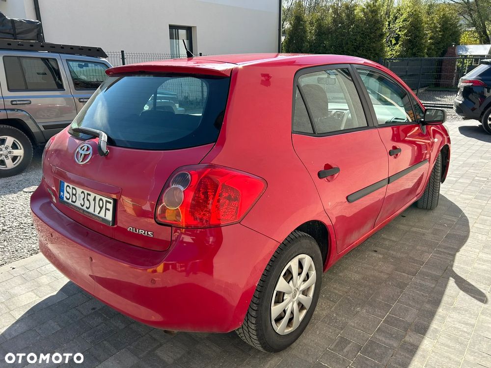 Toyota Auris 1.4 D-4D Luna - 5