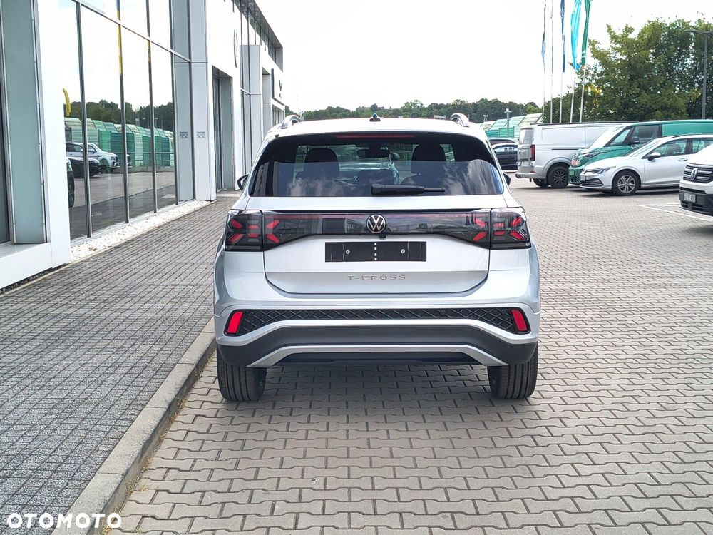 Volkswagen T-Cross 1.0 TSI R-Line Plus DSG - 8