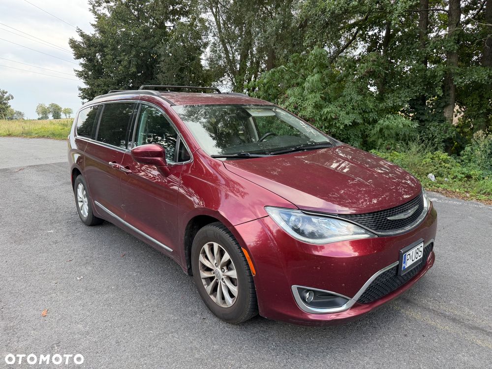 Chrysler Pacifica - 2
