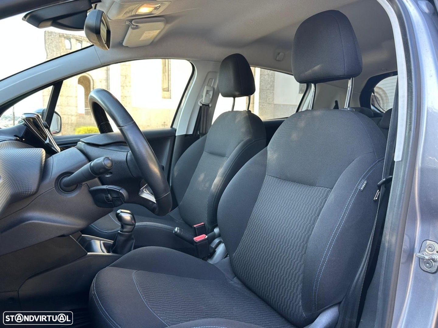 Peugeot 208 1.5 BlueHDi Signature - 15