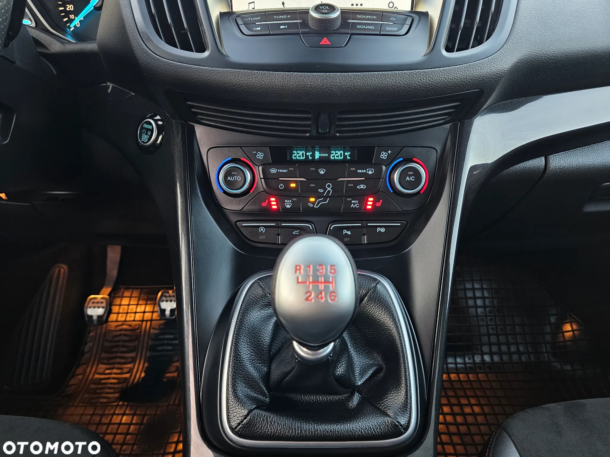 Ford Kuga 2.0 TDCi FWD ST-Line - 25