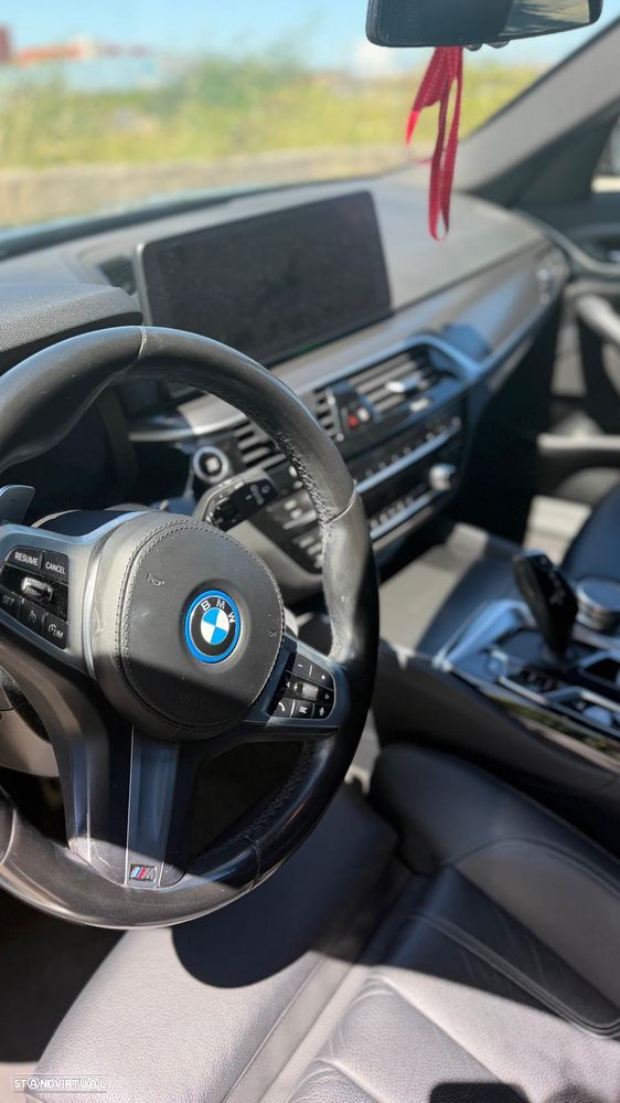BMW 530 e Pack Desportivo M - 9