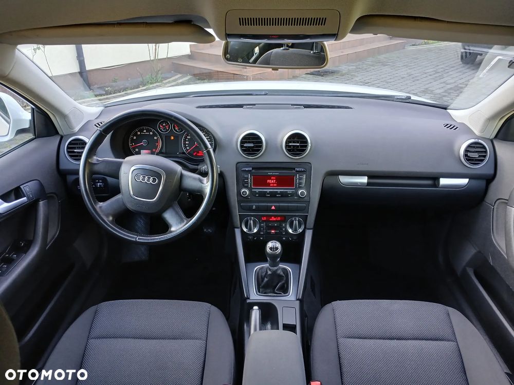 Audi A3 Sportback 1.6 Attraction - 17