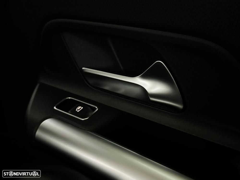 Mercedes-Benz GLA 250 e 8G-DCT Progressive - 27