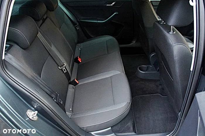 Skoda RAPID 1.4 TSI DSG Ambition - 19