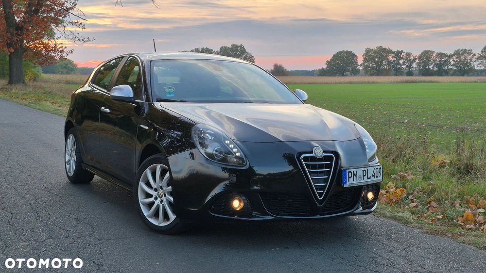 Alfa Romeo Giulietta 2012 photo 2