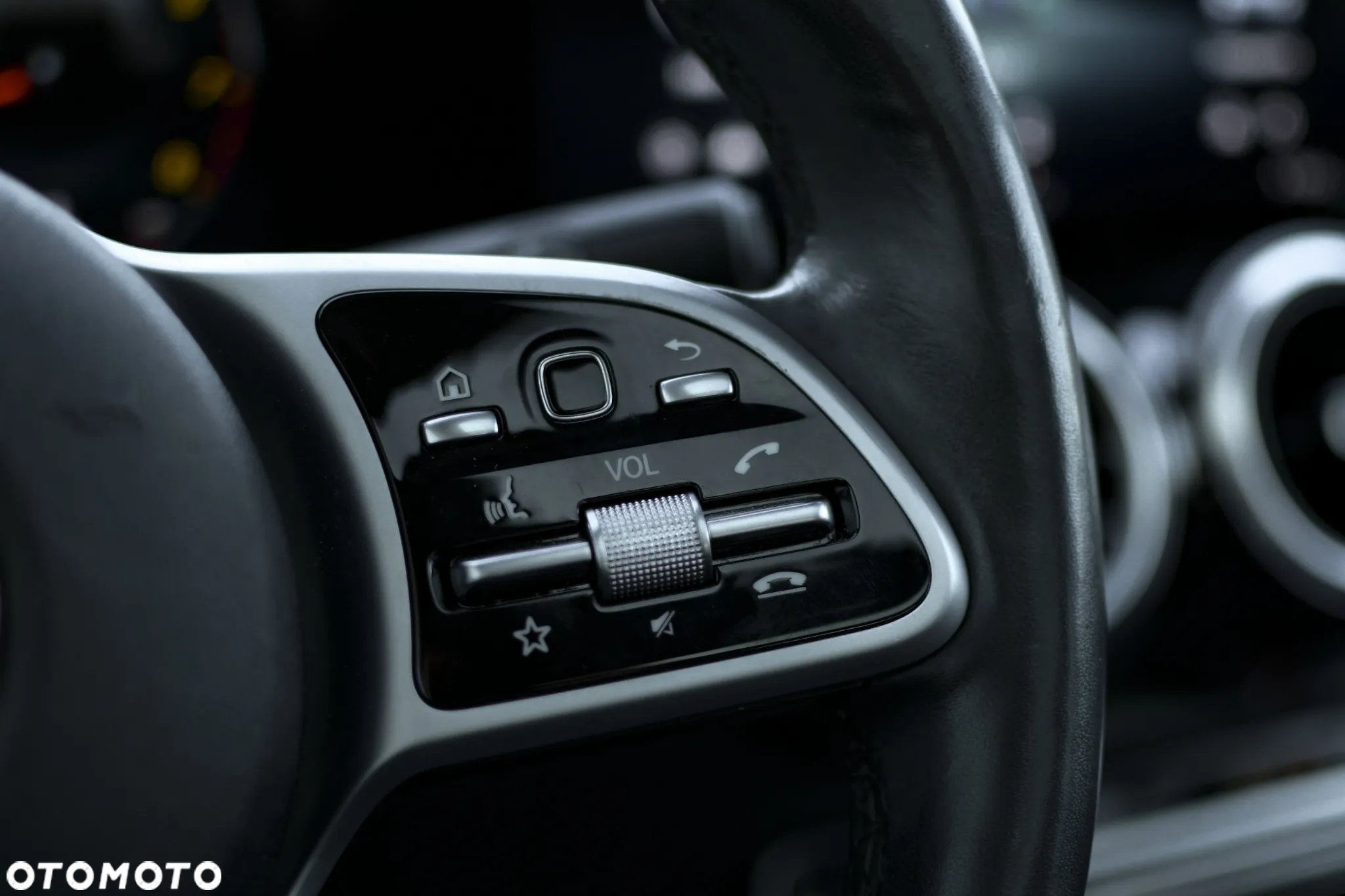 Mercedes-Benz GLB 250 4-Matic 8G-DCT - 24