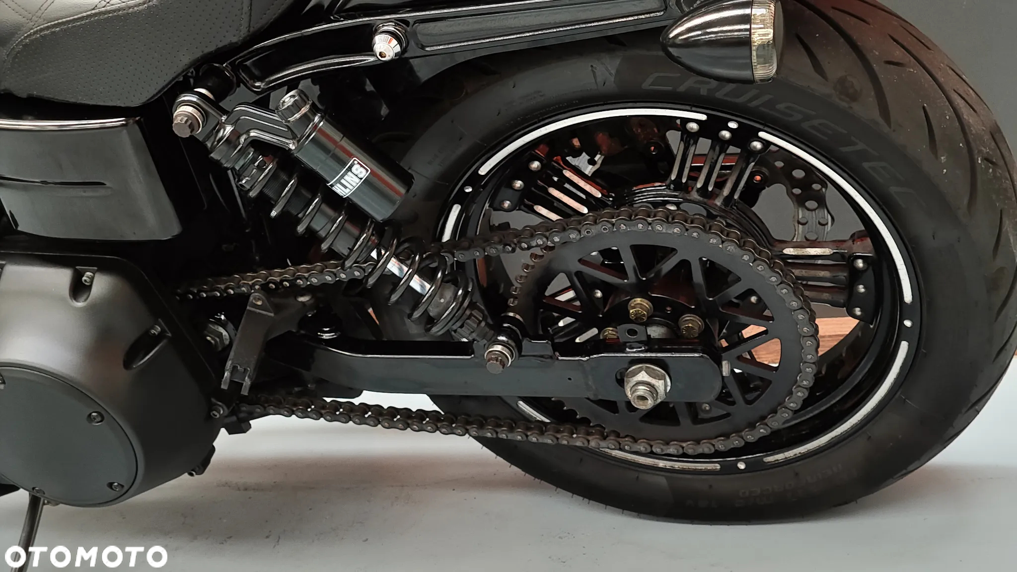 Harley-Davidson Dyna Street Bob - 25