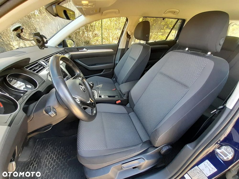 Volkswagen Passat - 20