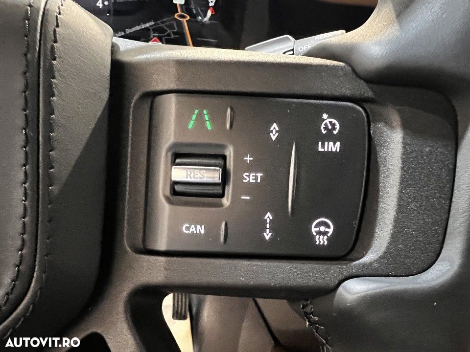 Land Rover Defender - 17