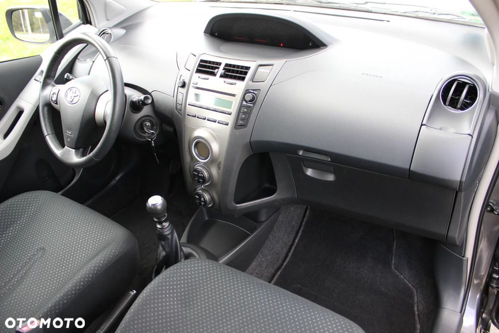 Toyota Yaris 1.33 VVT-i Executive - 21