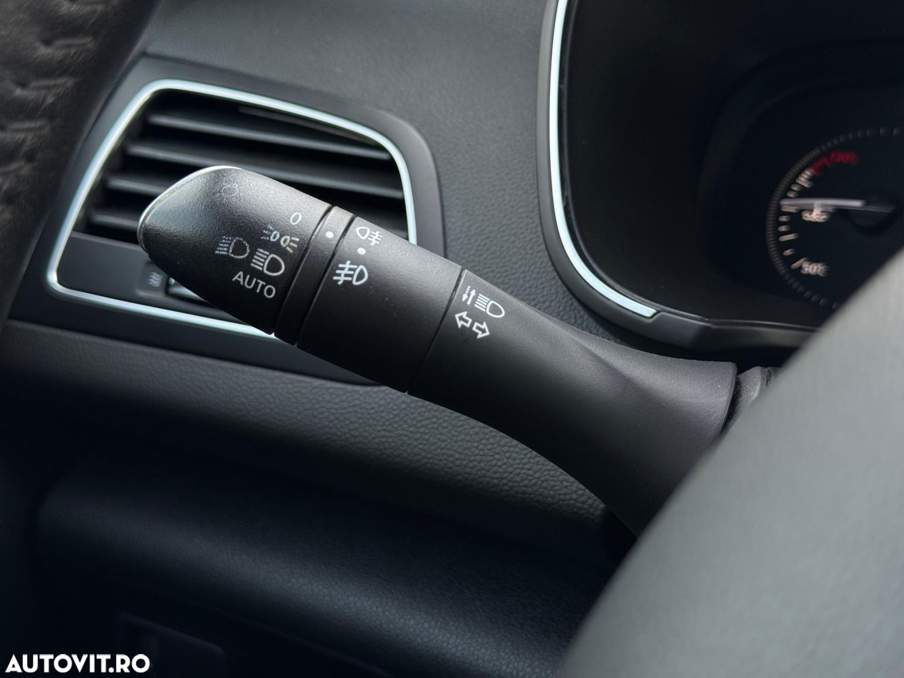 Renault Megane ENERGY TCe 100 INTENS - 19