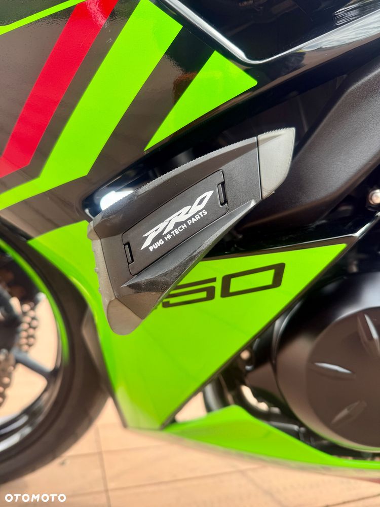 Kawasaki Ninja - 12