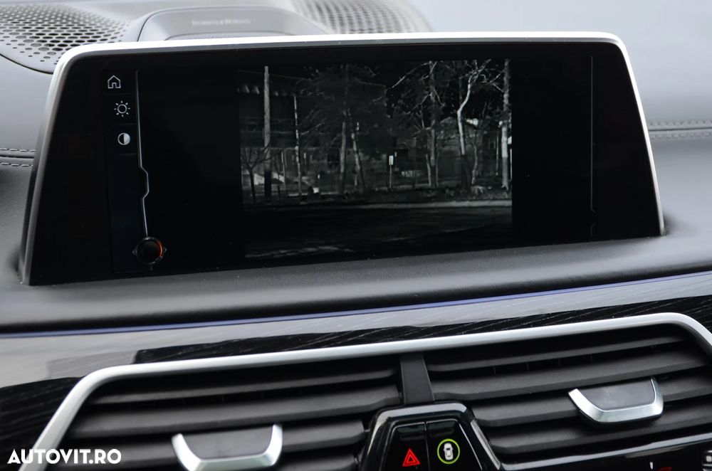 BMW Seria 7 750i xDrive - 18