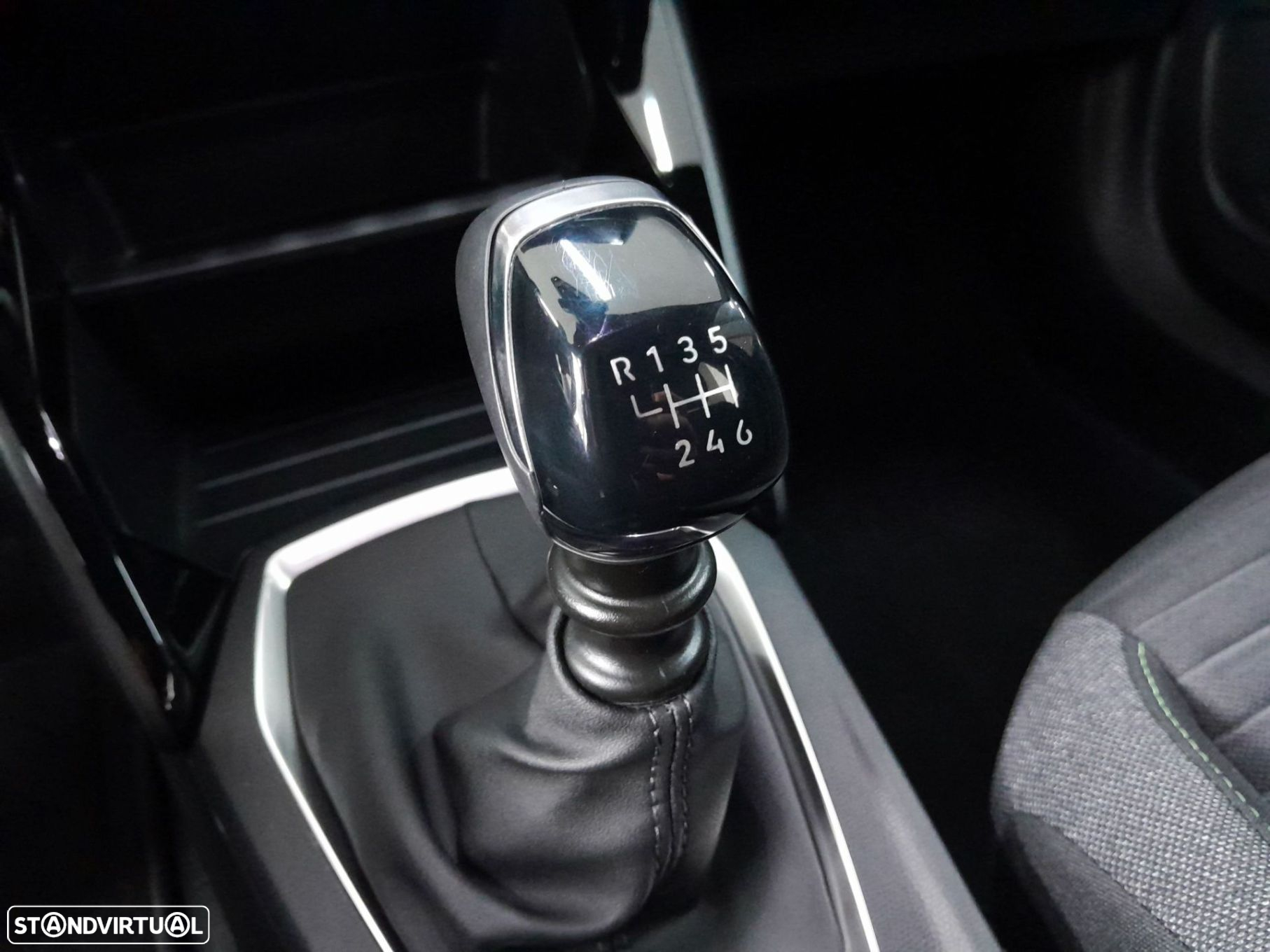 Peugeot 2008 1.2 PureTech Active - 18