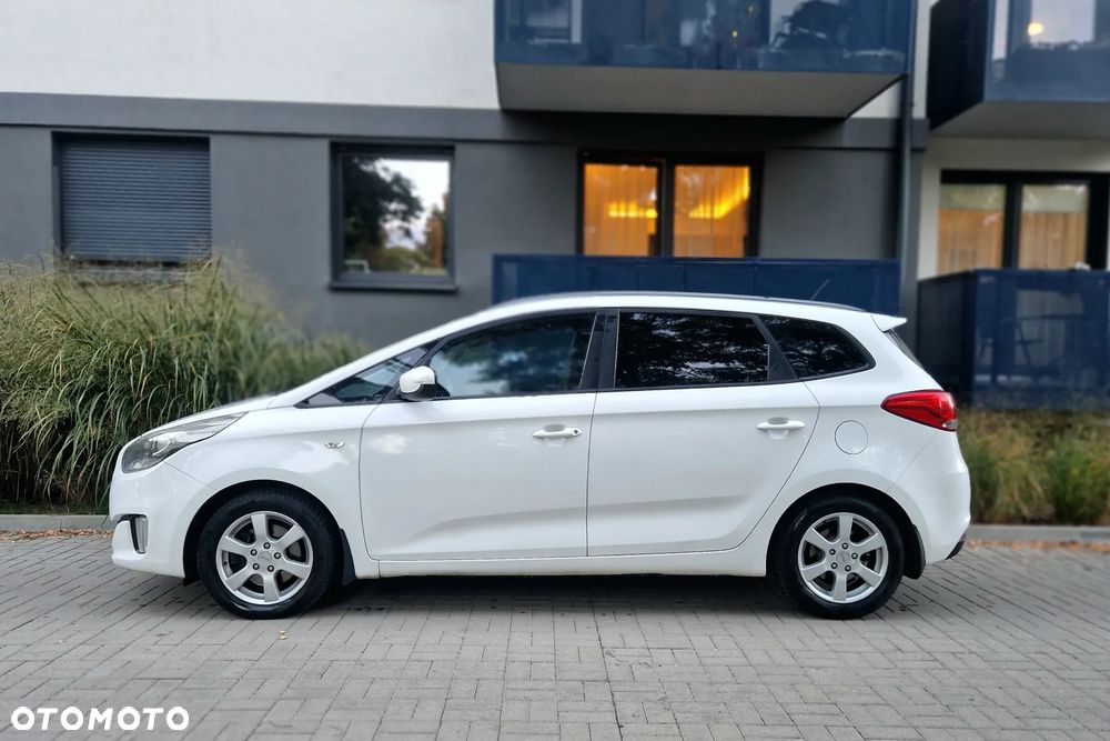 Kia Carens - 2
