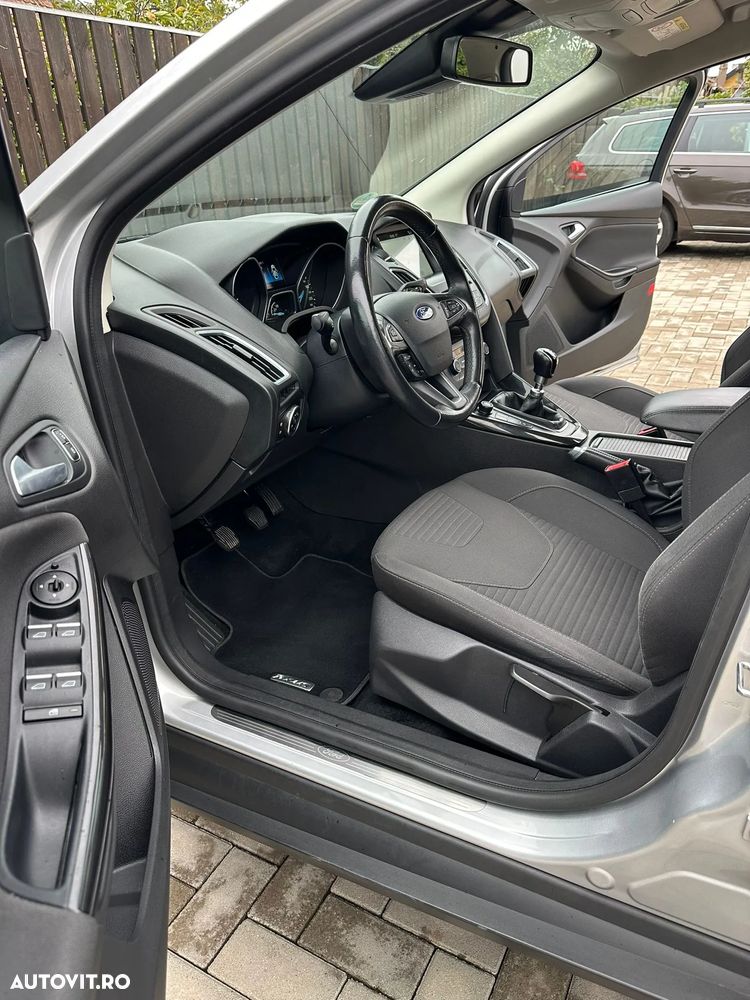Ford Focus 2.0 EcoBlue Start-Stopp-System TITANIUM - 13