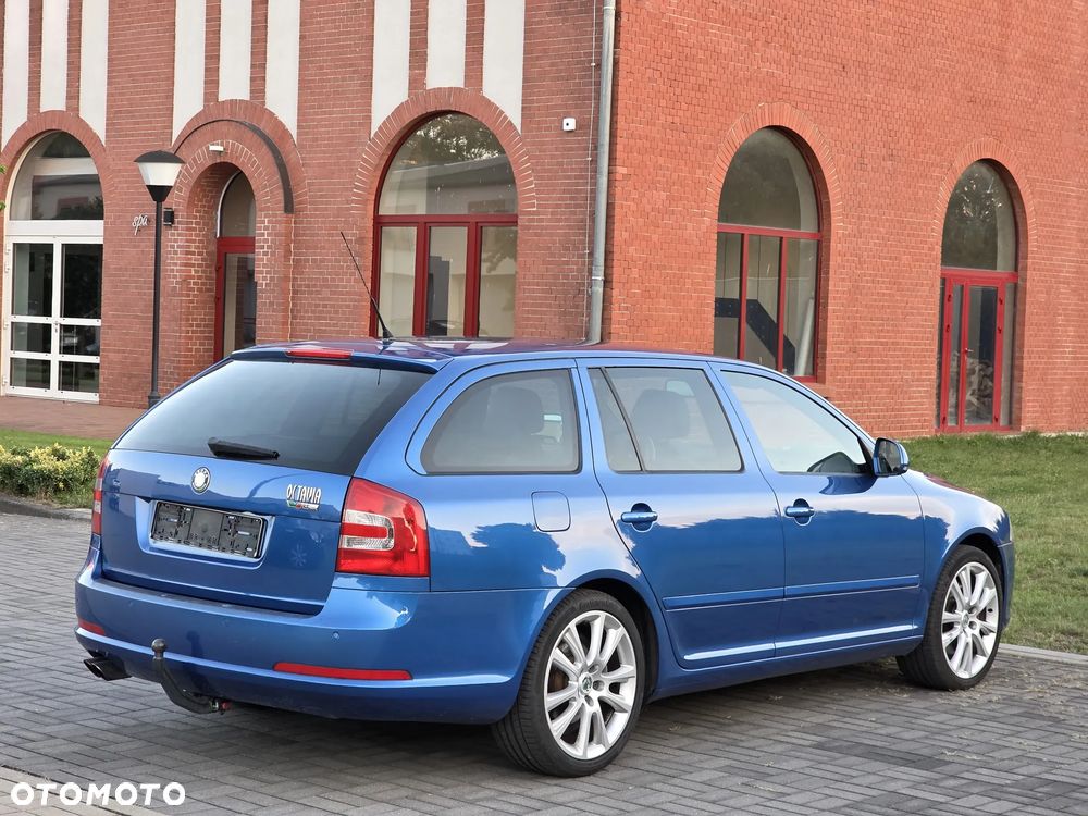 Skoda Octavia 2.0 TDI CR DPF RS - 4