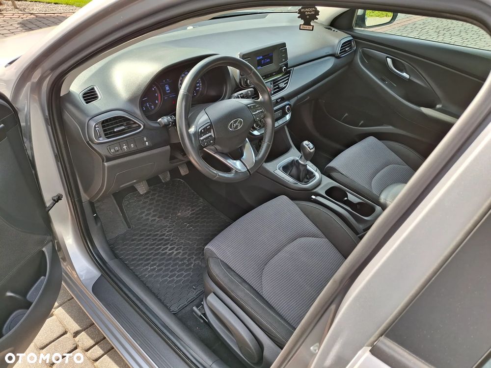 Hyundai i30 1.5 DPI Classic + - 15