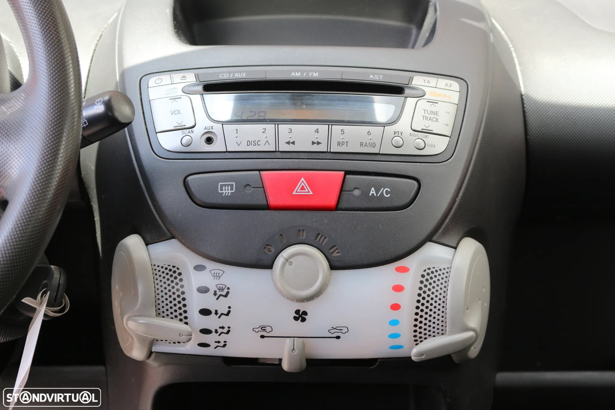 Peugeot 107 1.0 Trendy - 10