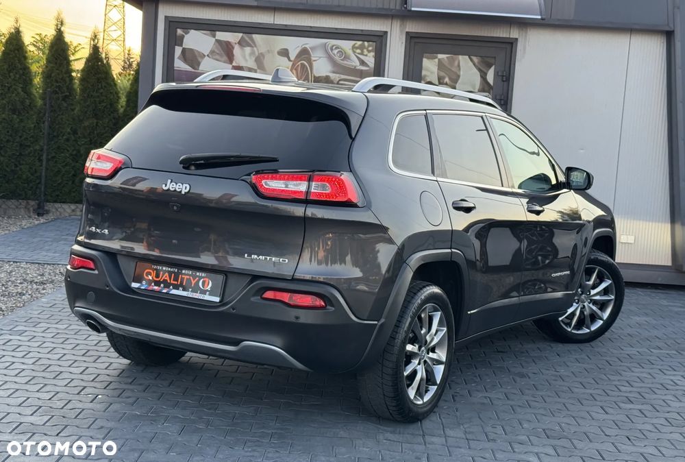 Jeep Cherokee - 12
