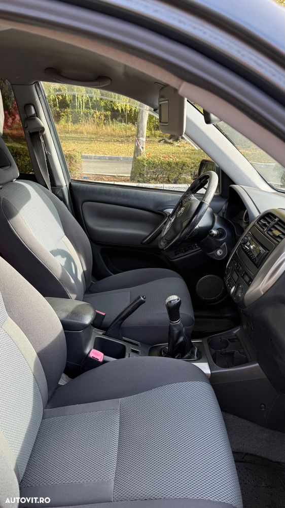 Toyota RAV4 - 4