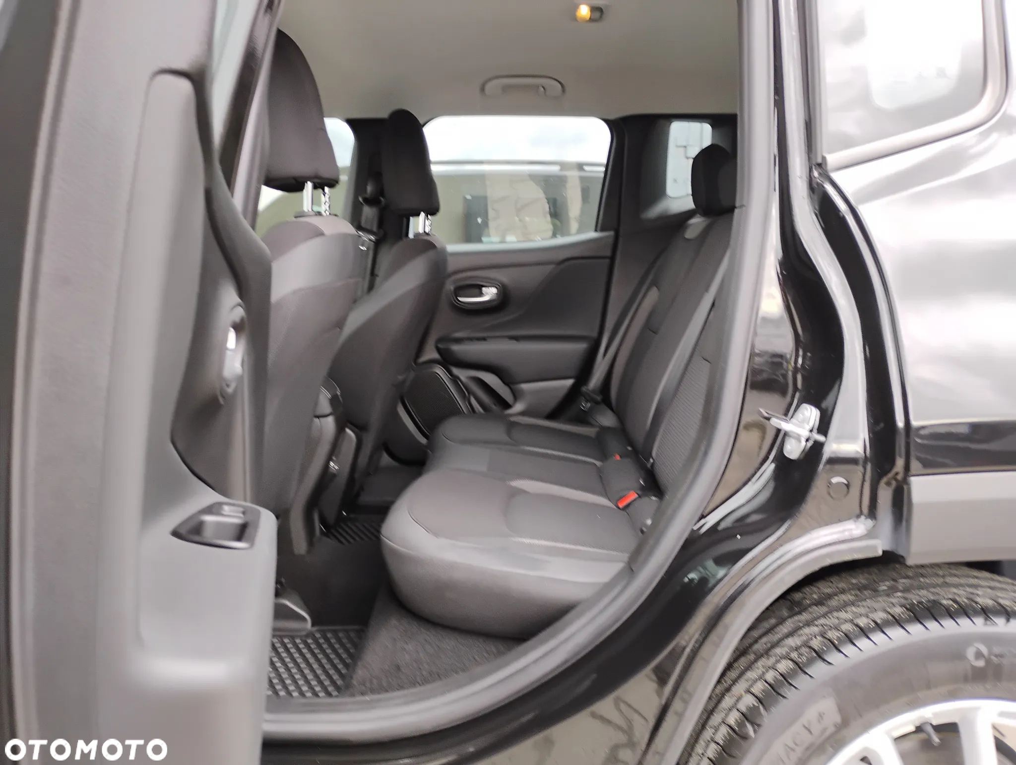 Jeep Renegade 1.5 T4 mHEV Limited FWD S&S DCT - 12