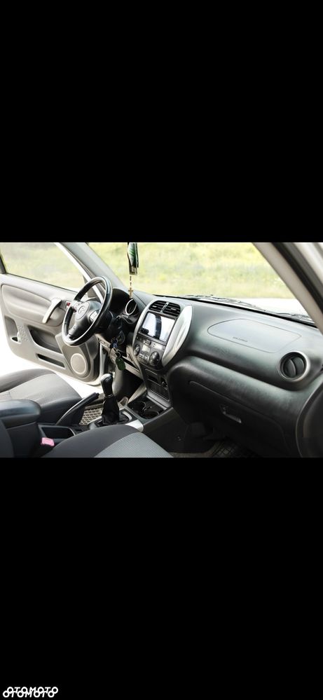 Toyota RAV4 D-4D 4x4 Sol - 8