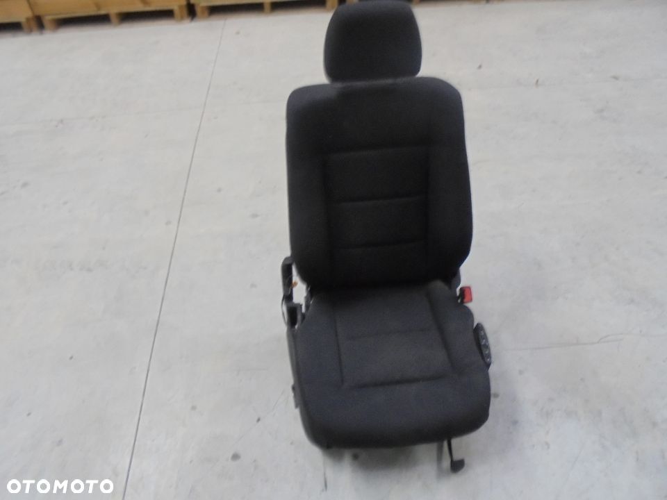 MERCEDES E KLASA W212 FOTEL PRZOD PRAWY - 1