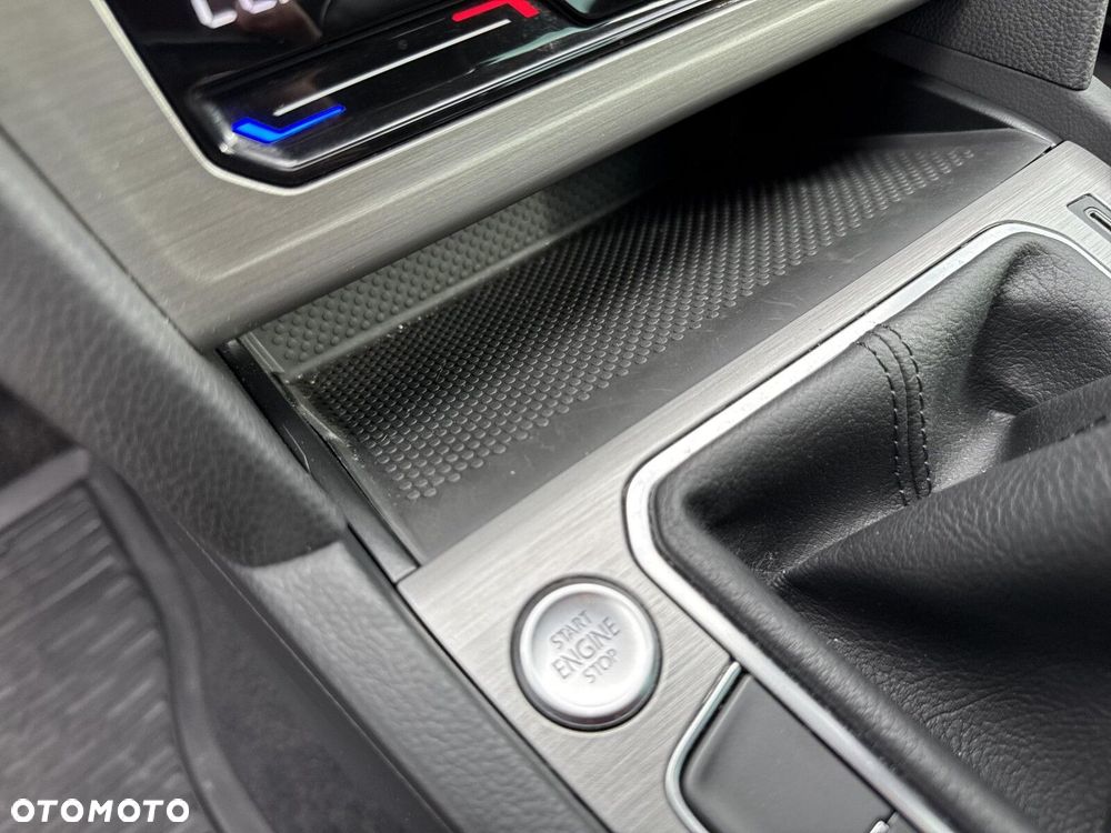 Volkswagen Passat 2.0 TDI EVO Essence - 31