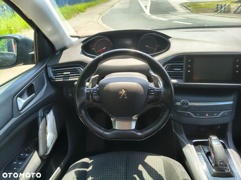 Peugeot 308 1.5 BlueHDi Active S&S EAT8 - 17