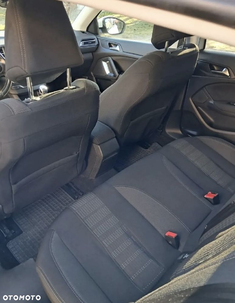 Peugeot 308 1.6 BlueHDi Allure S&S - 15