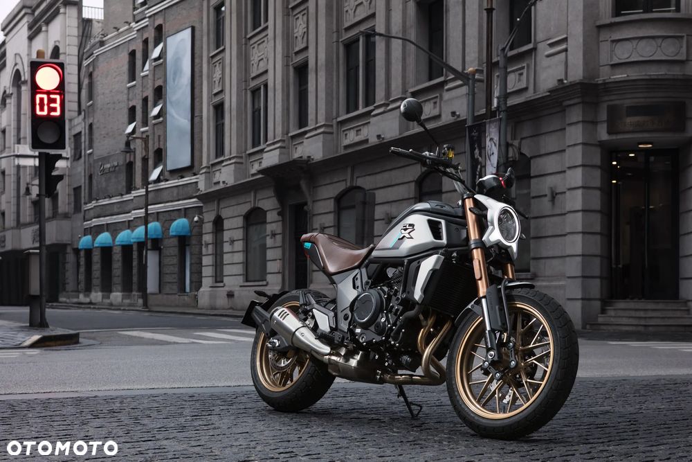 CFMoto 700CL-X Heritage - 4