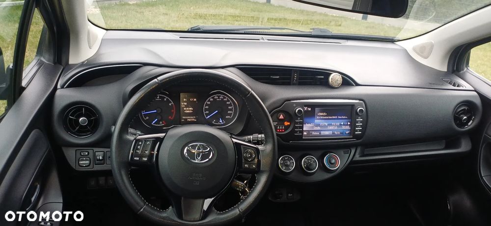 Toyota Yaris 1.5 Premium - 7