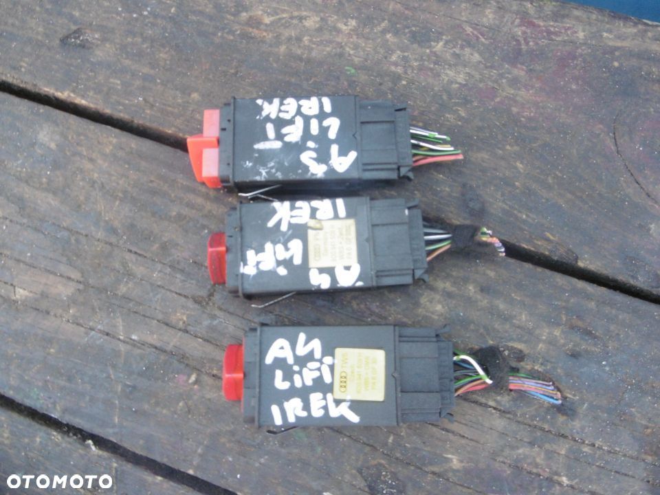 Przełącznik awaryjnych Audi A4 B5 LIFT 8D0941509H - 2