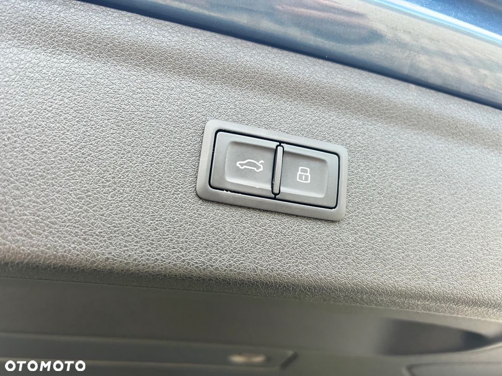 Audi Q3 2.0 TFSI Quattro S tronic design - 36