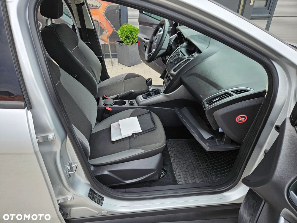 Ford Focus 1.6 TDCi ECOnetic 99g Start-Stopp-System Champions Edition - 18