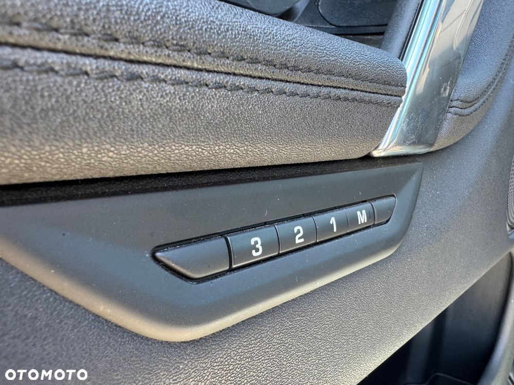 Land Rover Discovery Sport 2.0 P200 mHEV SE - 9