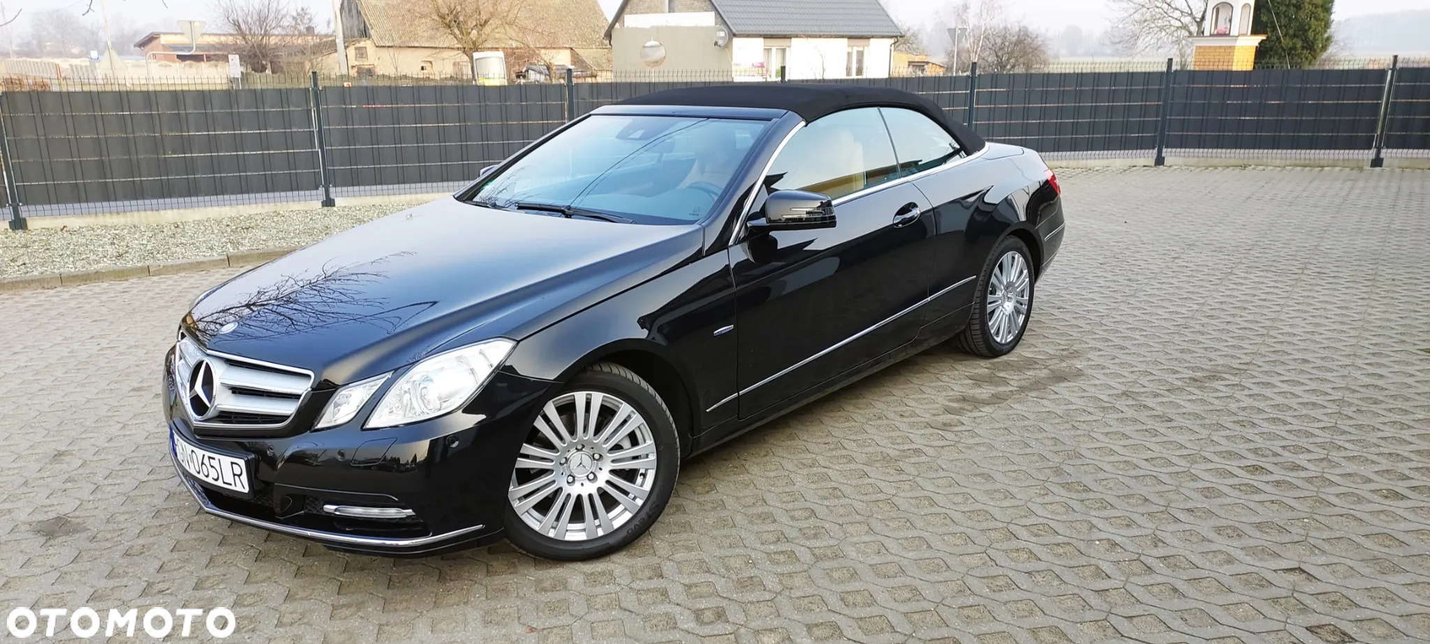 Mercedes-Benz Klasa E 200 CGI Cabrio BlueEFFICIENCY Automatik Avantgarde - 30