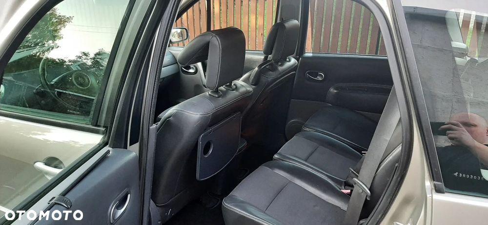 Renault Grand Scenic 1.9 dCi FAP Exception - 12