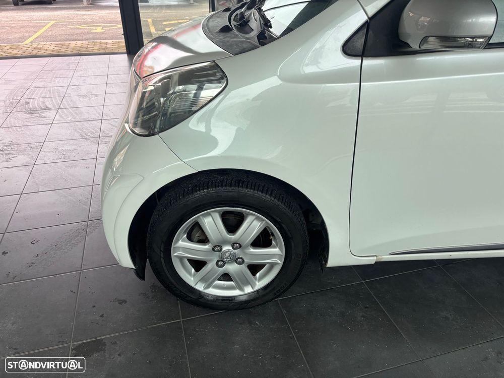 Toyota iQ 1.0 VVT-i - 4
