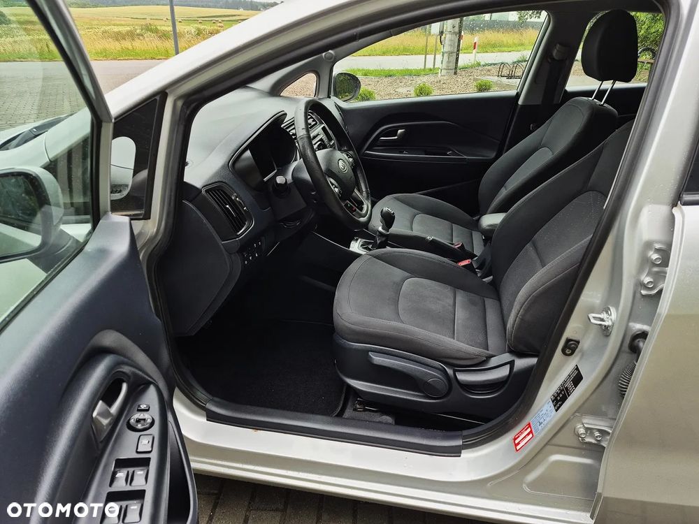 Kia Rio 1.4 crdi XL - 14