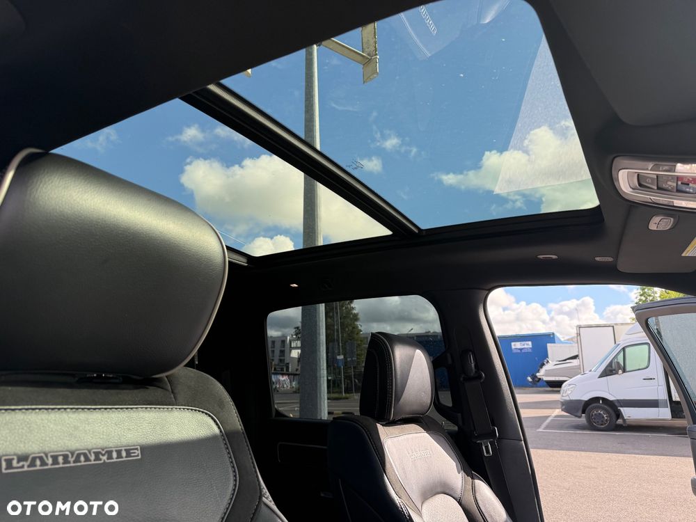 RAM 1500 5.7 Crew Cab Longbed Laramie Black - 23