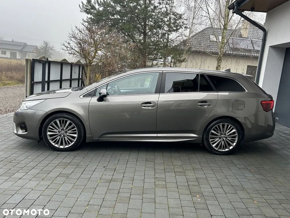 Toyota Avensis Touring Sports 1.8 Edition S+ - 12