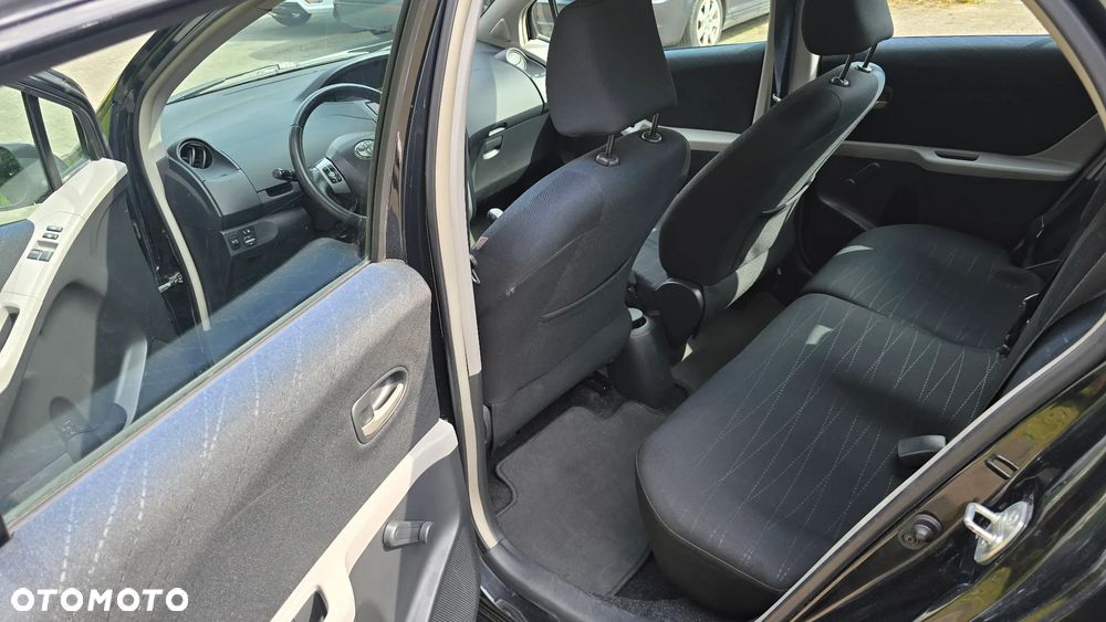 Toyota Yaris 1.3 Luna A/C - 9