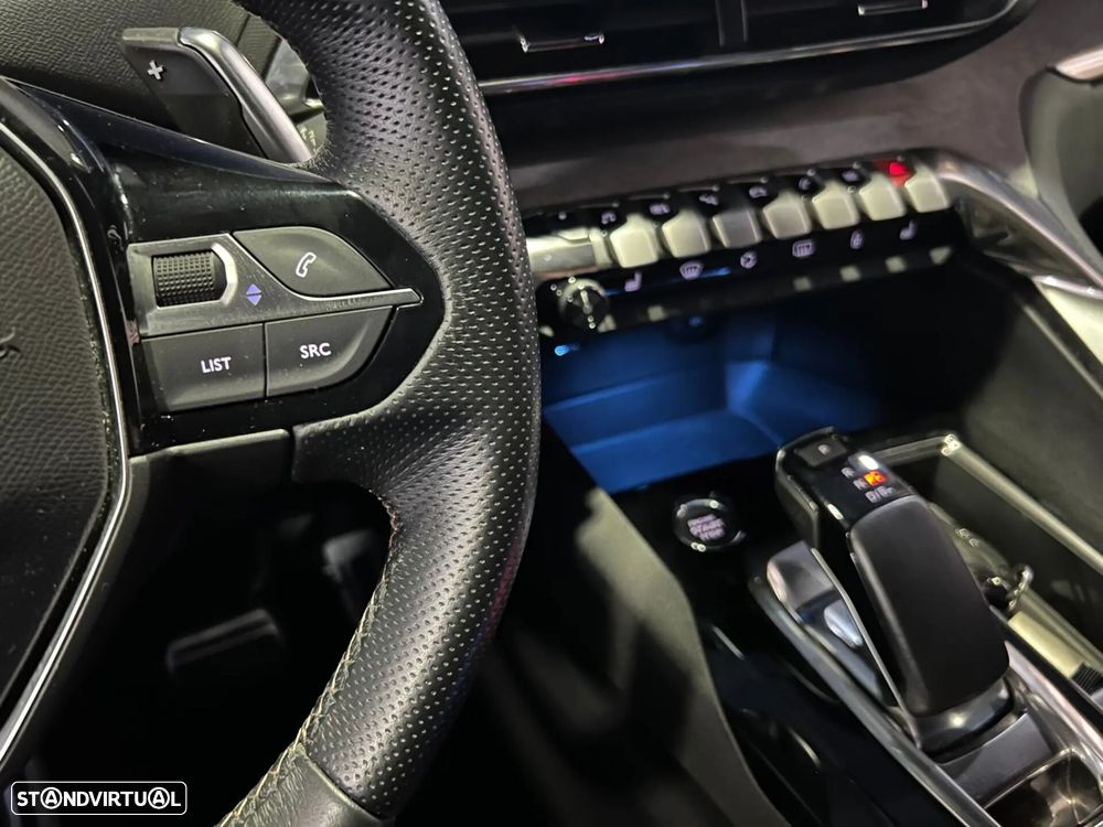 Peugeot 3008 1.6 Hybrid GT Pack e-EAT8 - 19