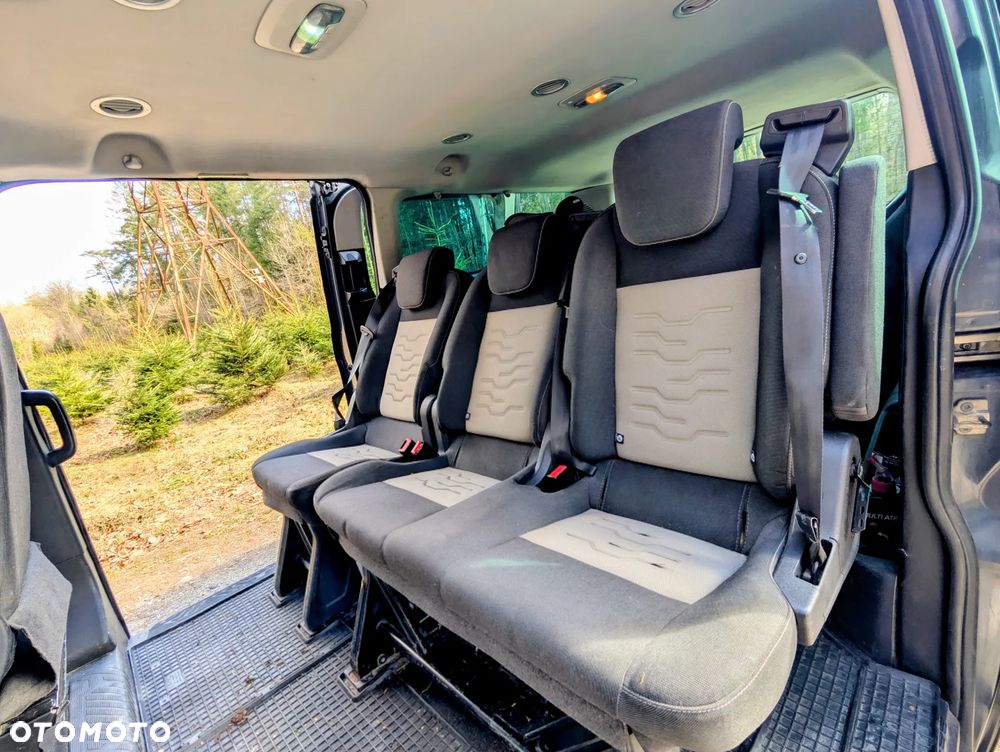 Ford Tourneo Custom - 15